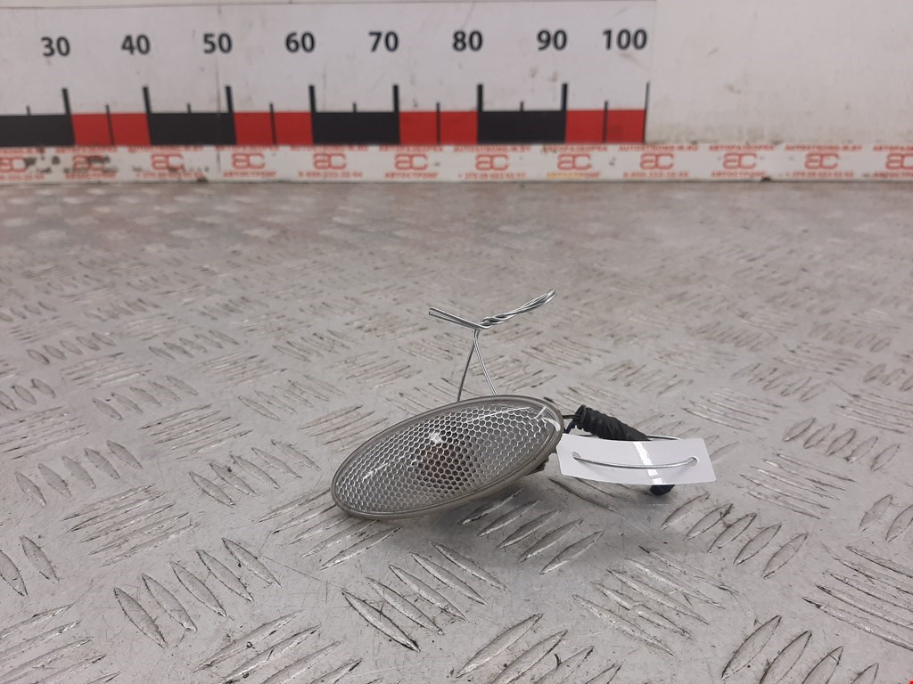 

Повторитель поворота правый Toyota Auris (E15J/E15UT), Auris (E15J/E15UT)