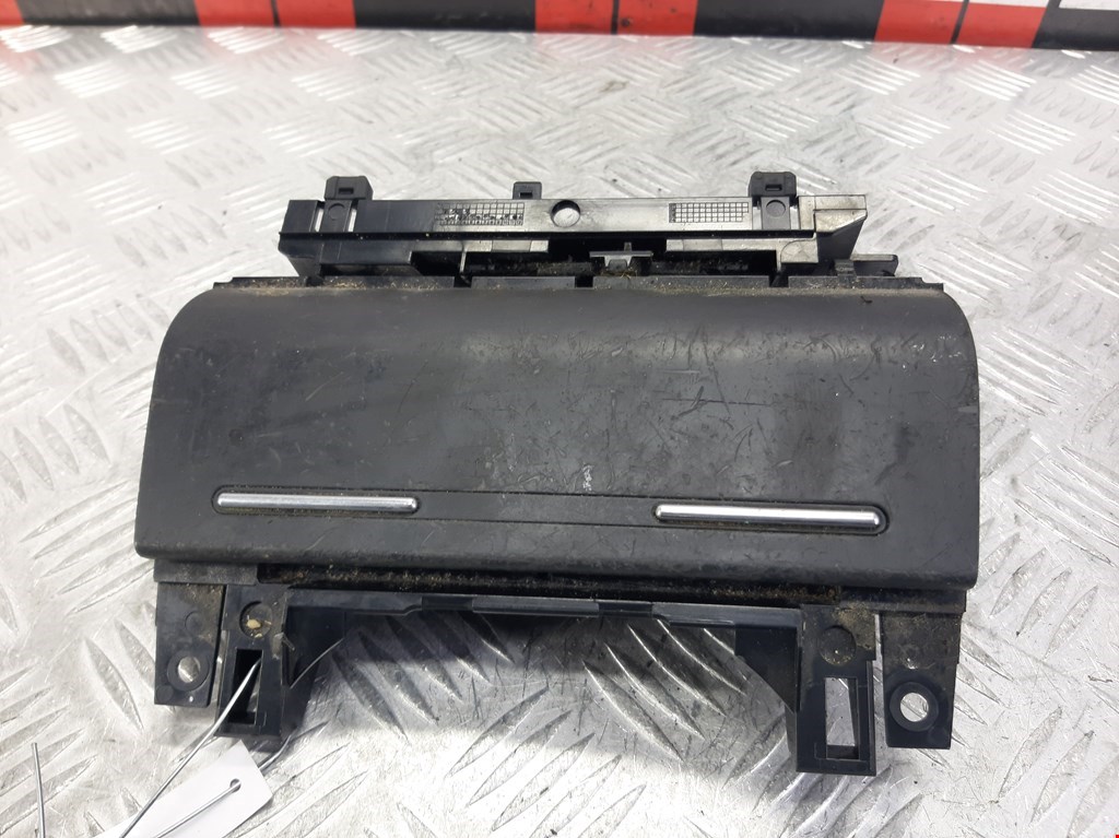 

Пепельница передняя Audi A4 B6, A4 B6