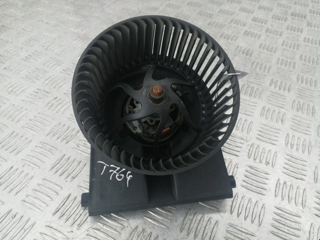 

Моторчик (двигатель) печки Skoda Octavia 1U, Octavia 1U