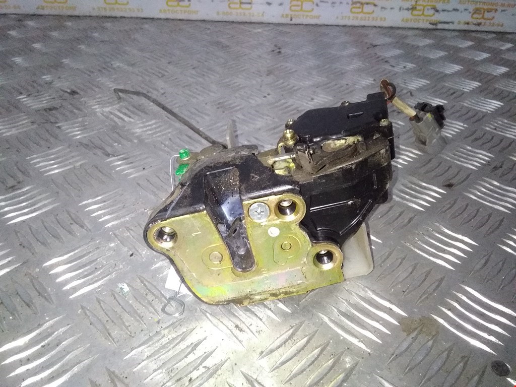 

Замок двери задней левой Toyota Rav4 1, Rav4 1
