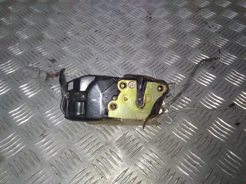 

Замок двери передней правой Toyota Rav4 1, Rav4 1