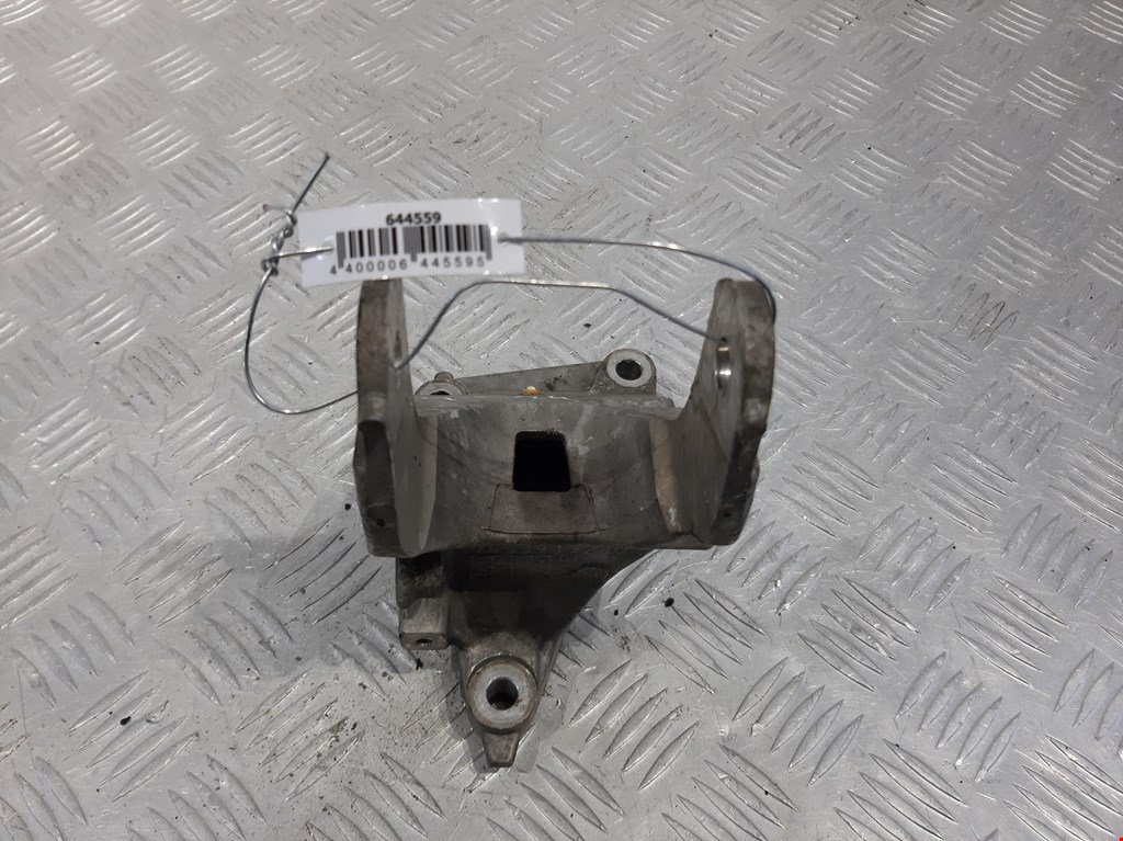 

Кронштейн кпп (лапа крепления) Peugeot 607, 607