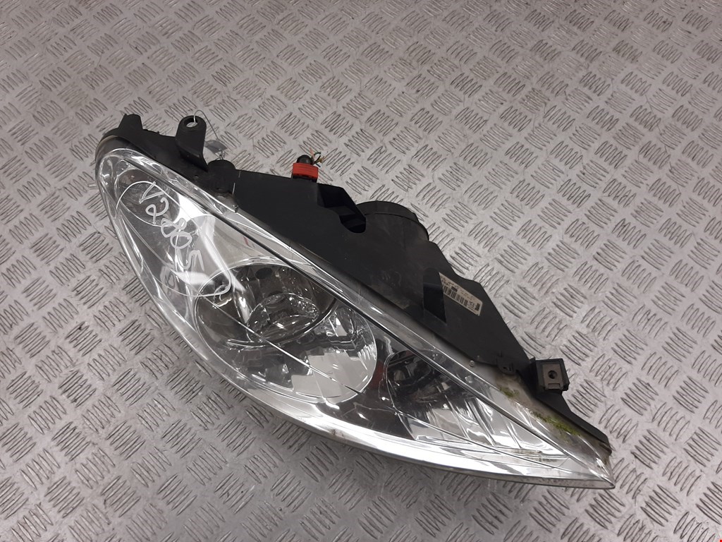 

Фара передняя правая Peugeot 307, 307