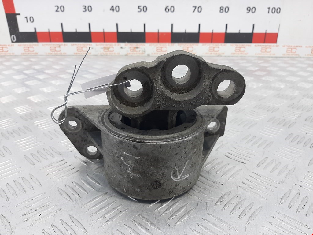 

Подушка крепления двигателя Fiat Punto 3, Punto 3