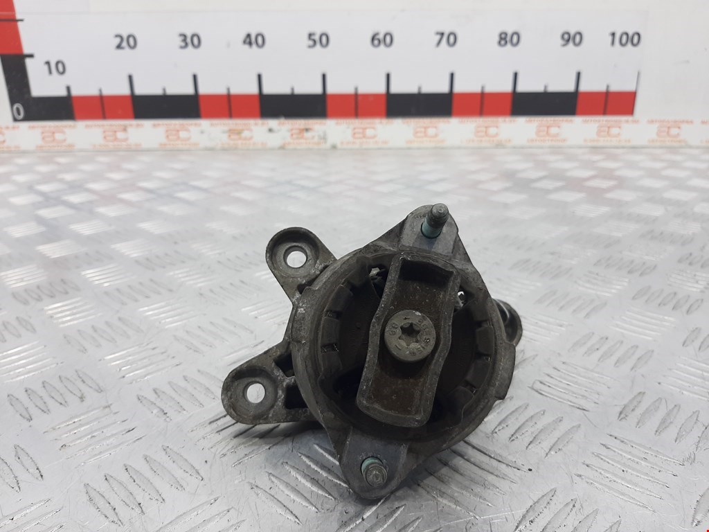 

Подушка крепления КПП Audi A4 B6, A4 B6