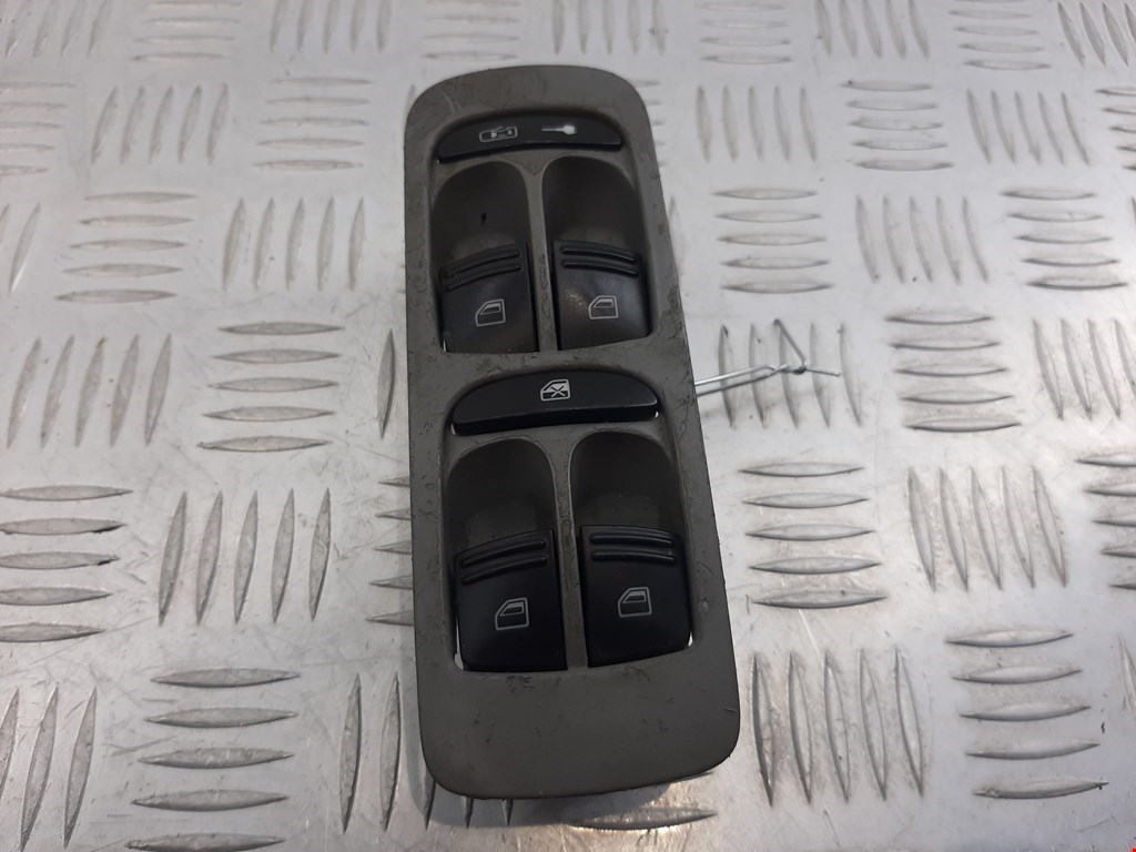 

Блок управления стеклоподъемниками Porsche Cayenne (9PA), Cayenne (9PA)