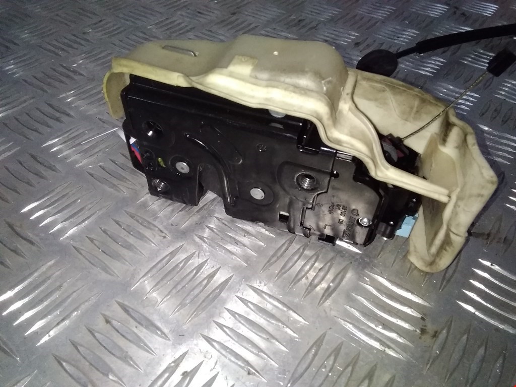 

Замок двери передней левой Volkswagen Golf 5, Golf 5