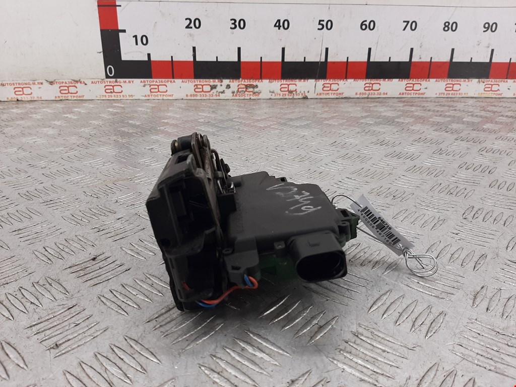 

Замок двери передней правой Volkswagen Golf 4, Golf 4