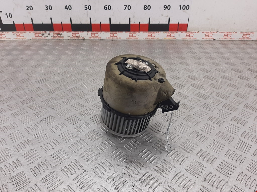 

Моторчик (двигатель) печки Audi A4 B8, A4 B8