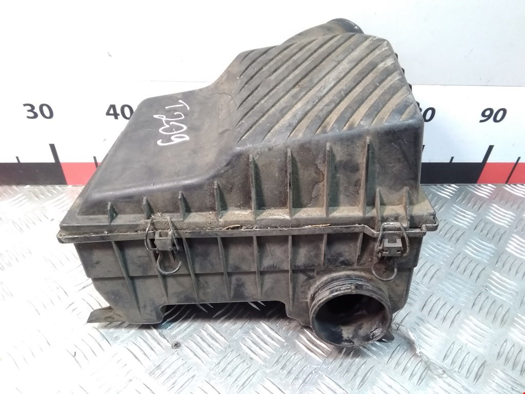 

Корпус воздушного фильтра Volkswagen Passat 3, Passat 3