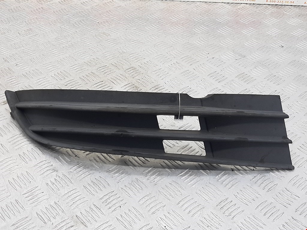 

Решетка (заглушка) в бампер правая Volkswagen Touran, Touran