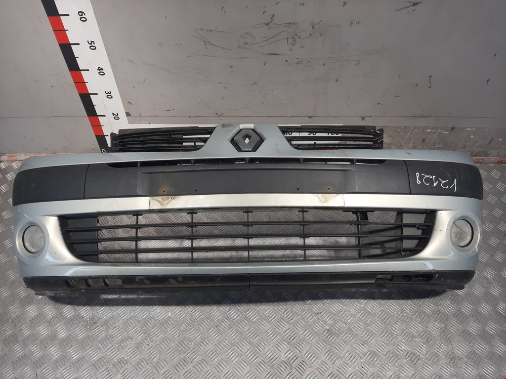 

Бампер передний Renault Clio 2, Clio 2