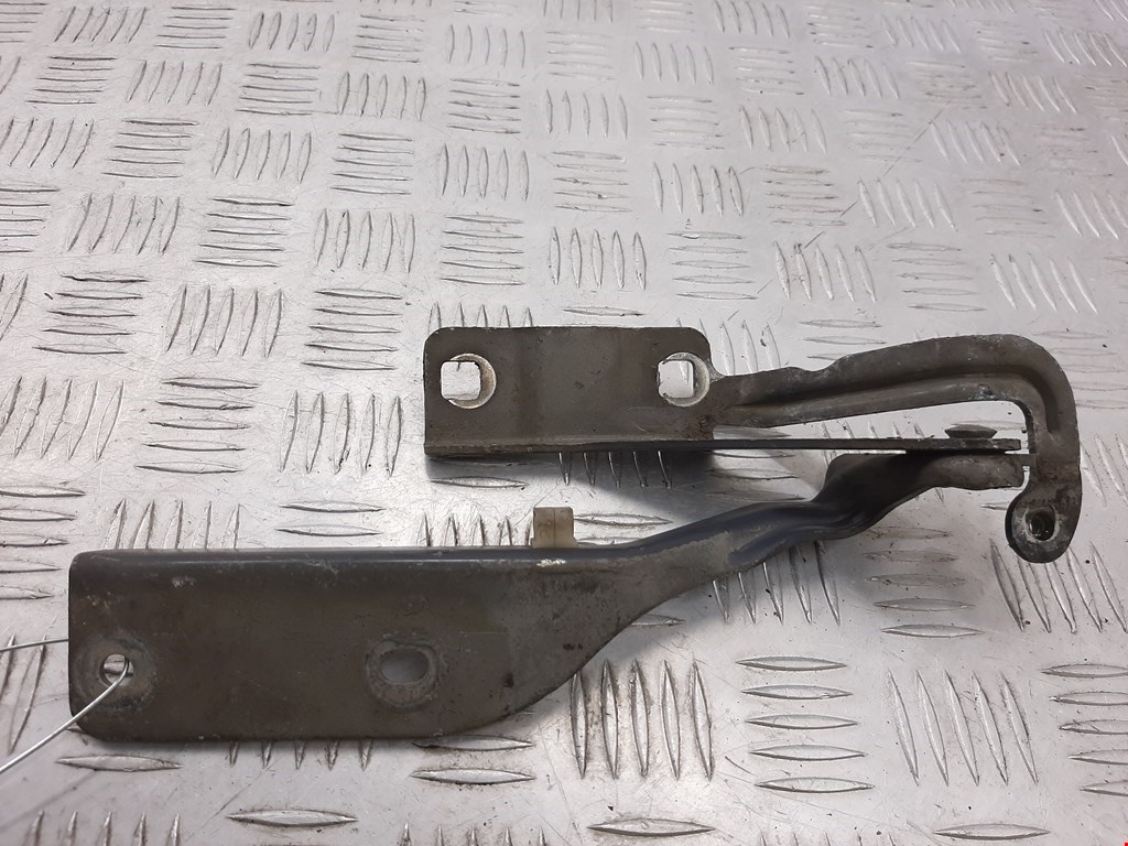 

Петля капота правая Nissan Primera P12, Primera P12
