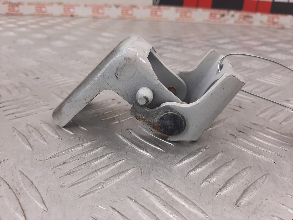 

Петля двери передней левой Peugeot 2008, 2008