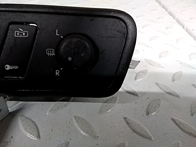 

Кнопка (джойстик) зеркал Volkswagen Caddy 3, Caddy 3