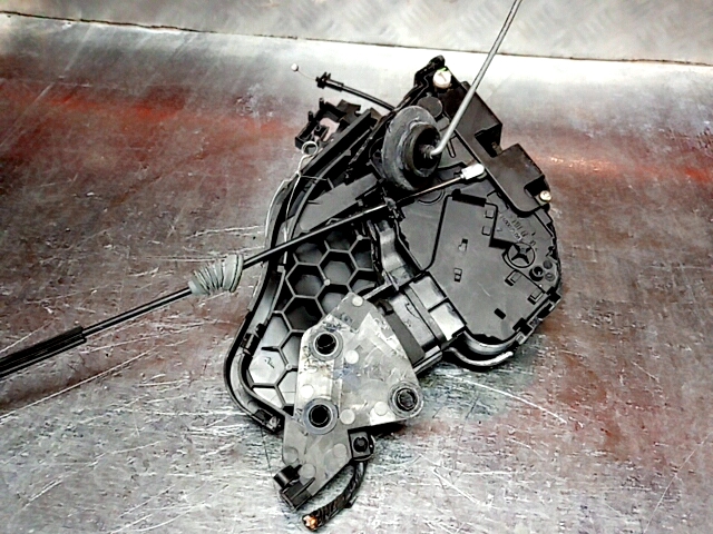 

Замок двери задней правой Volvo S40 V40 2, S40 V40 2