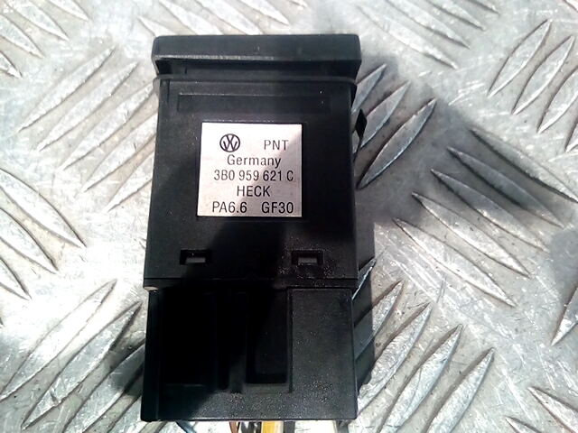 

Кнопка обогрева заднего стекла Volkswagen Passat 5 GP, Passat 5 GP