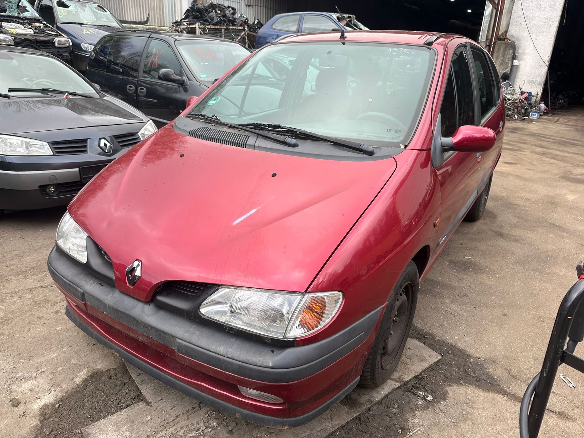 Авторазборка Renault Scenic 1 YA249 купить детали б/у в Москве