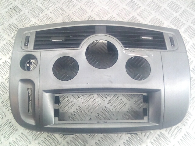 

Консоль салона (центральная часть) Renault Scenic 2, Scenic 2