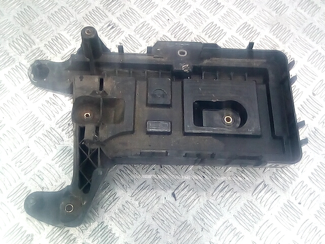 

Крепление (корпус) аккумулятора Volkswagen Passat 6, Passat 6