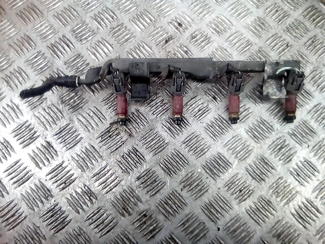 

Рампа топливная Mazda 3 BK, 3 BK