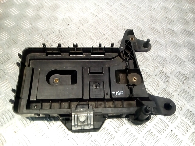 

Крепление (корпус) аккумулятора Volkswagen Tiguan (5N1), Tiguan (5N1)