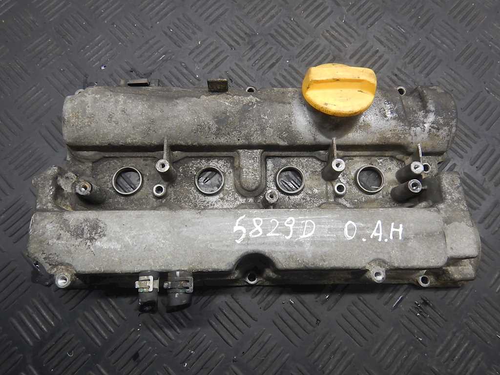 

Крышка клапанная (ГБЦ) Opel Astra H, Astra H