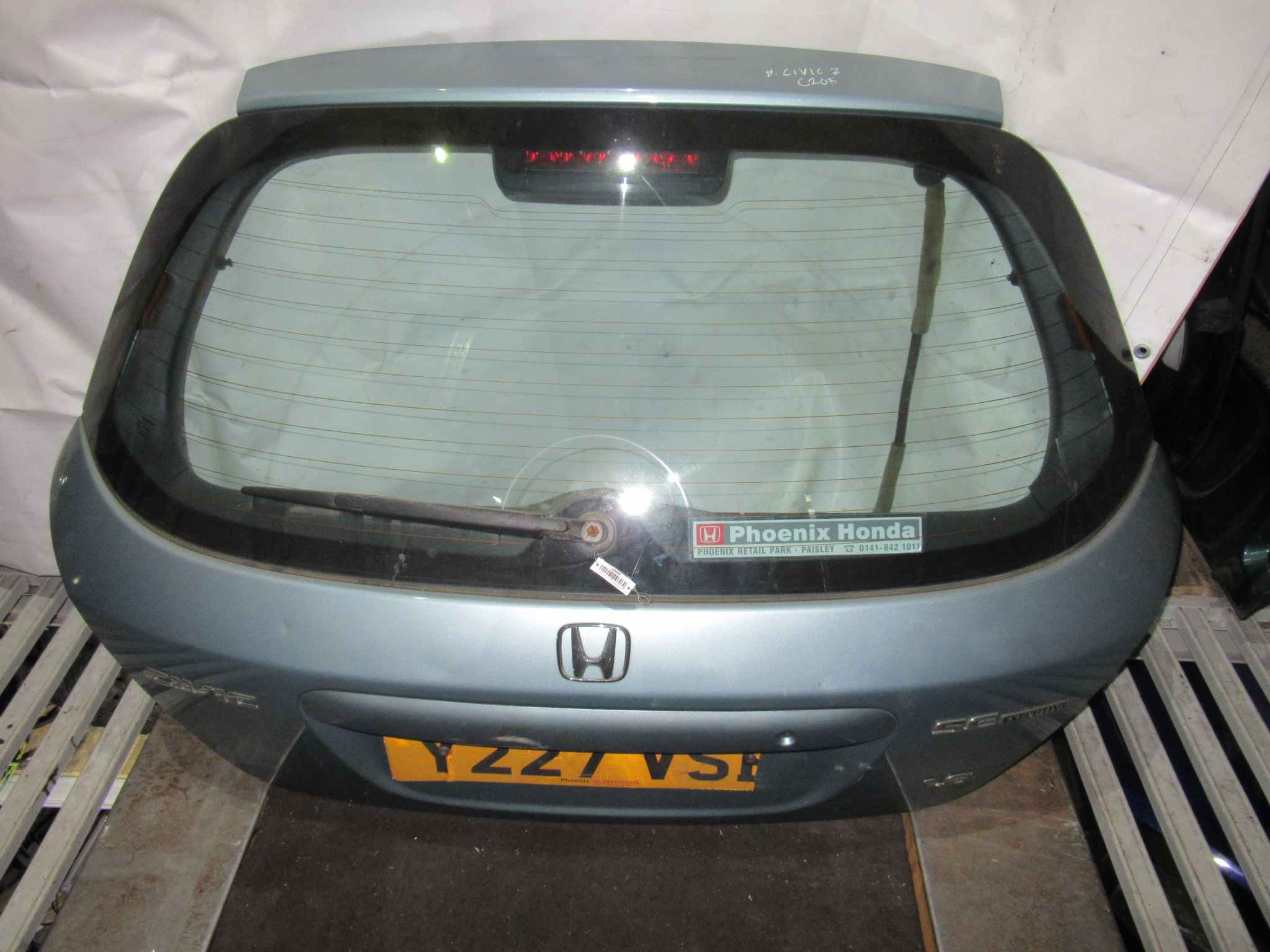 

Крышка (дверь) багажника Honda Civic 7, Civic 7