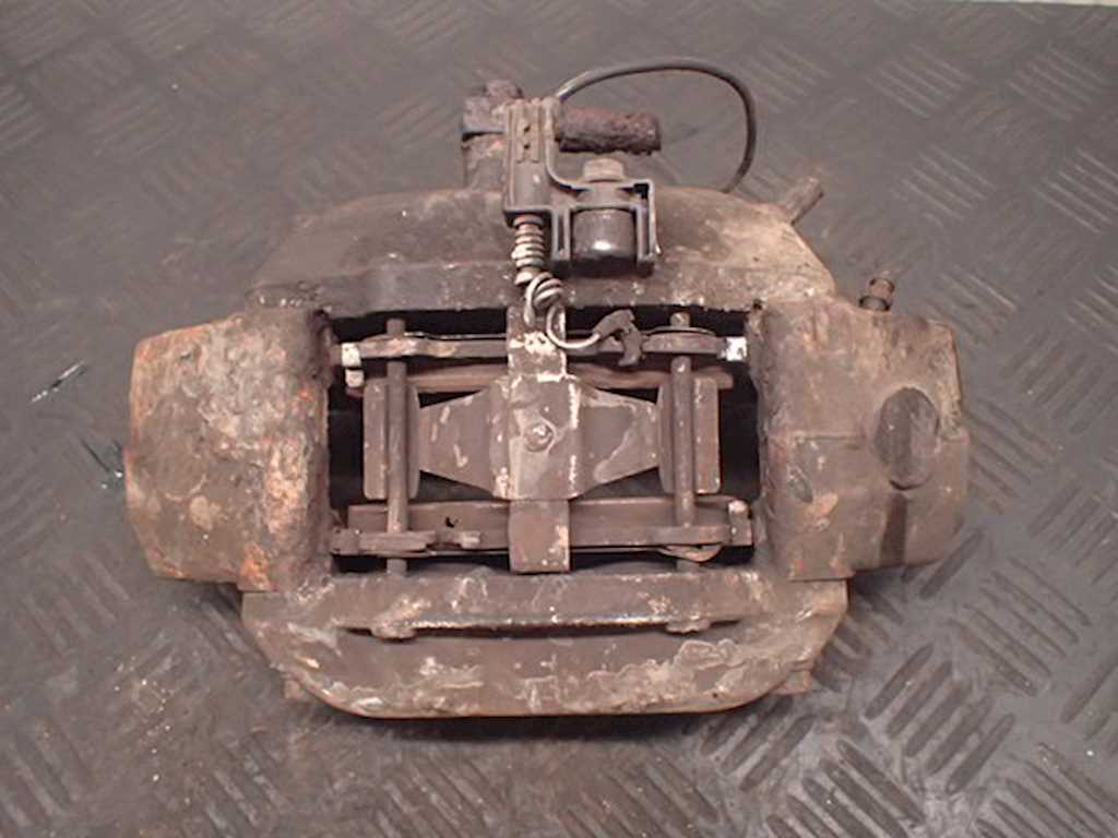 

Суппорт передний левый Mercedes W163 (ML Class), W163 (ML Class)