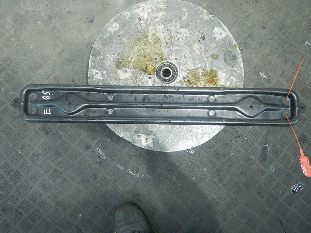 

Кронштейн кпп (лапа крепления) BMW 7 Series (E65/E66), 7 Series (E65/E66)
