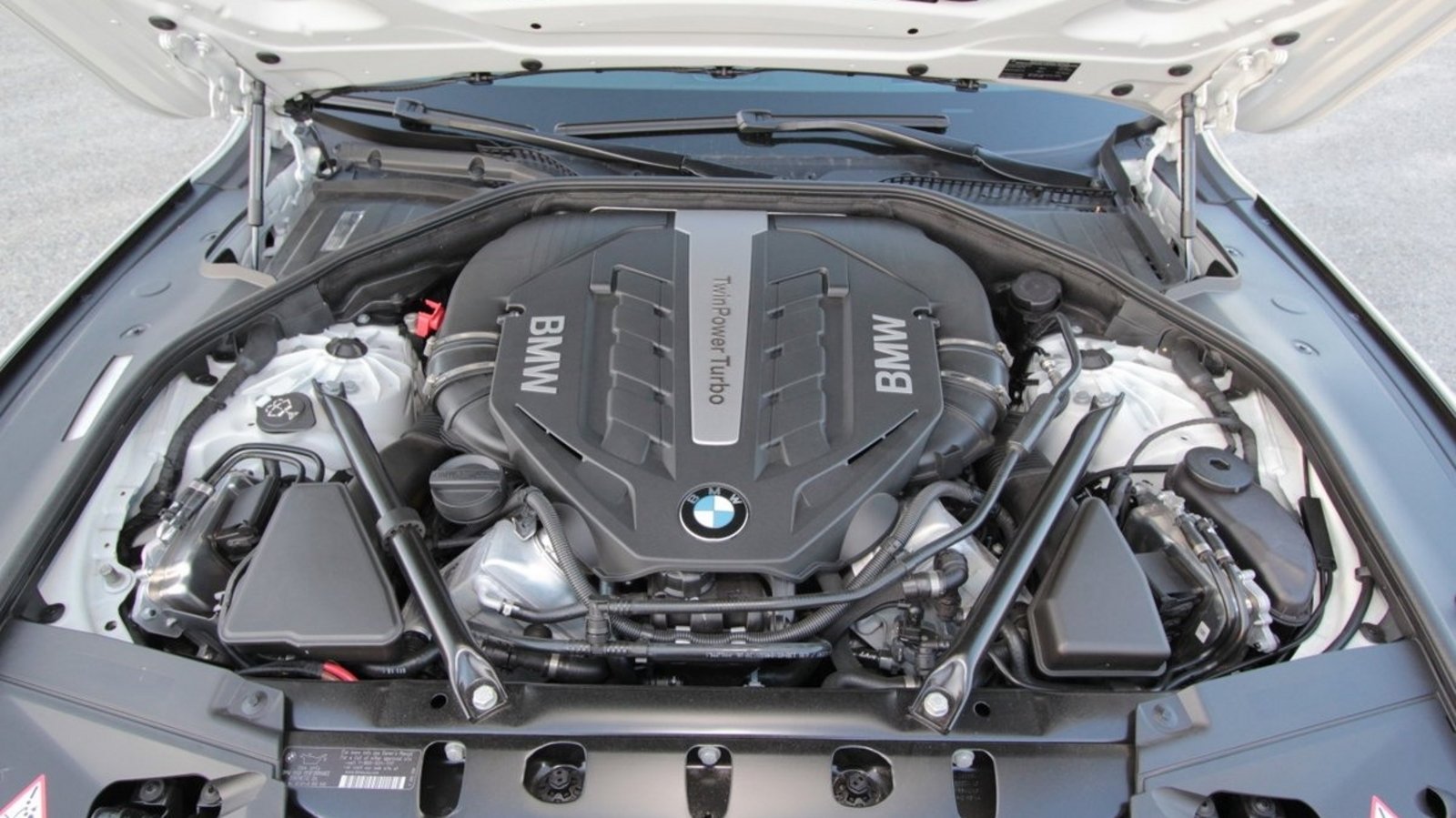 Моторное масло для автомобилей марки BMW