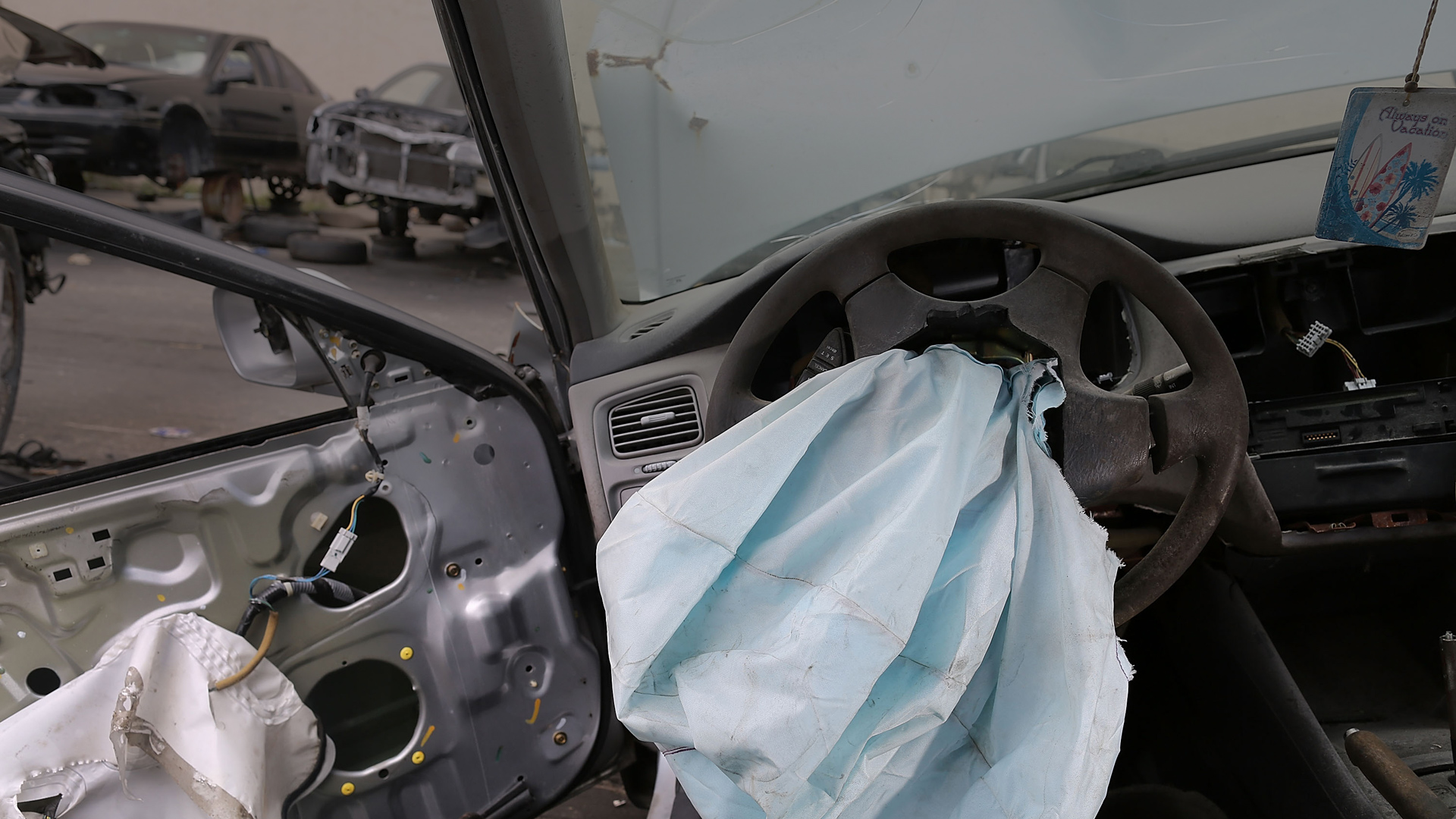 Почему подушки безопасности Takata начали убивать людей