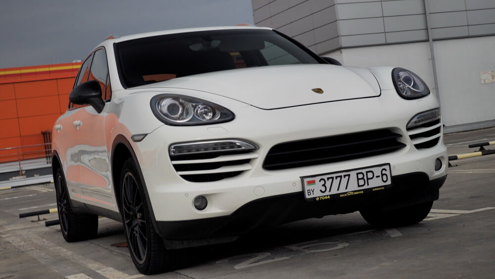 Обзор автомобиля Porsche Cayenne 2