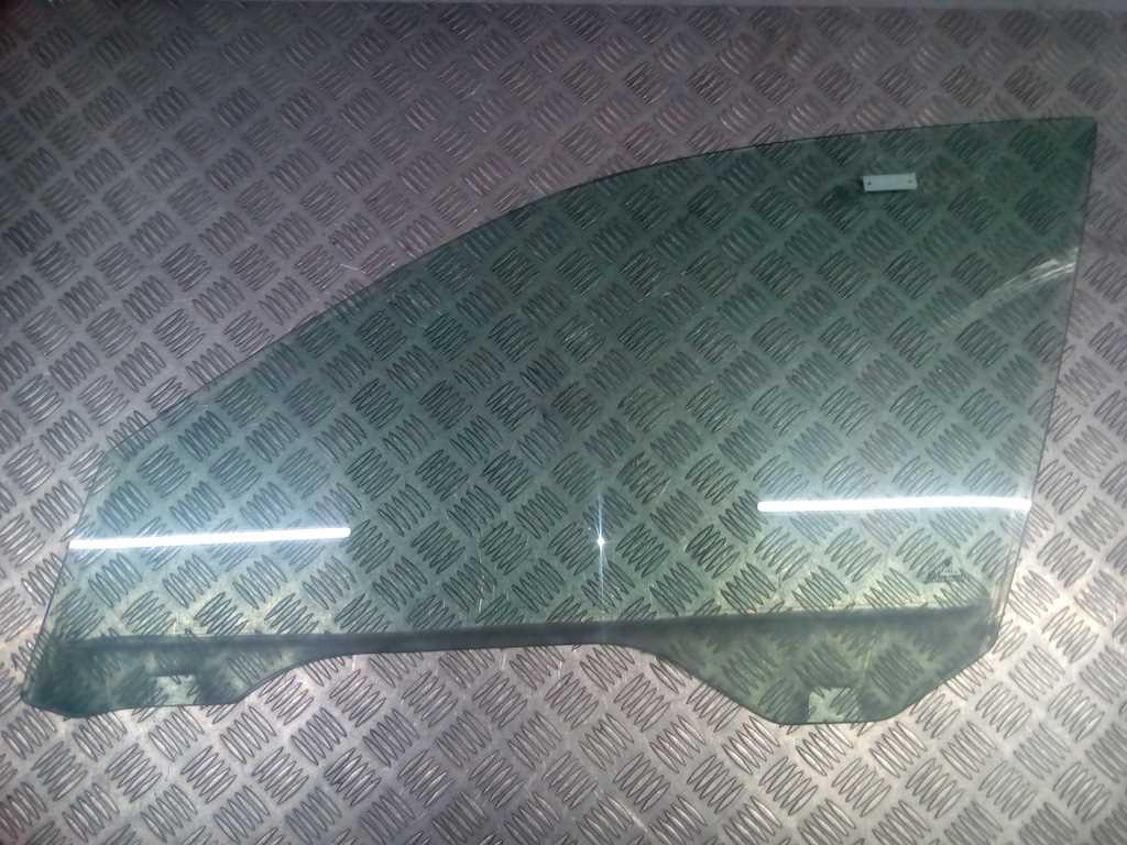 

Стекло боковой двери передней левой BMW 5 Series (E39), 5 Series (E39)