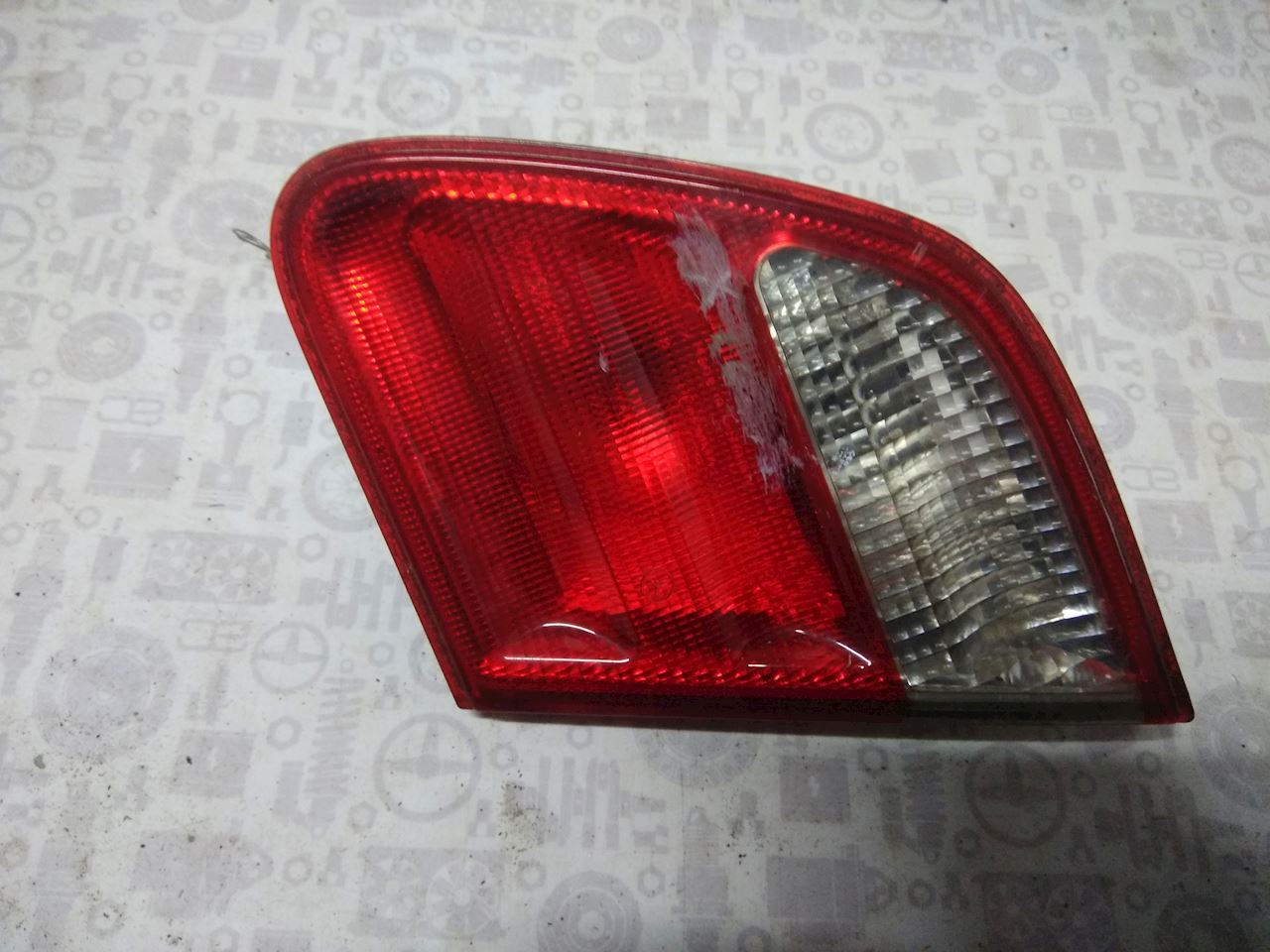 

Фонарь крышки багажника правый Mercedes W210 (E Class), W210 (E Class)