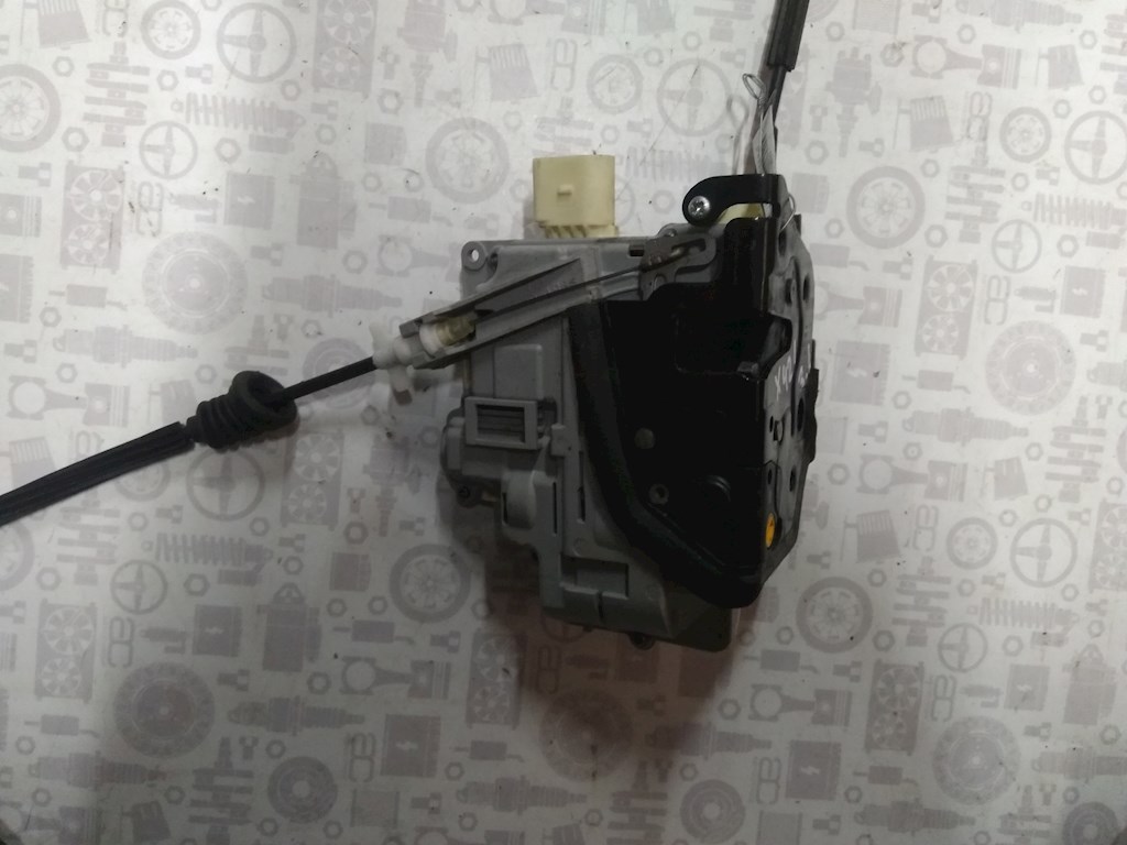 

Замок двери задней левой Volkswagen Passat 6, Passat 6