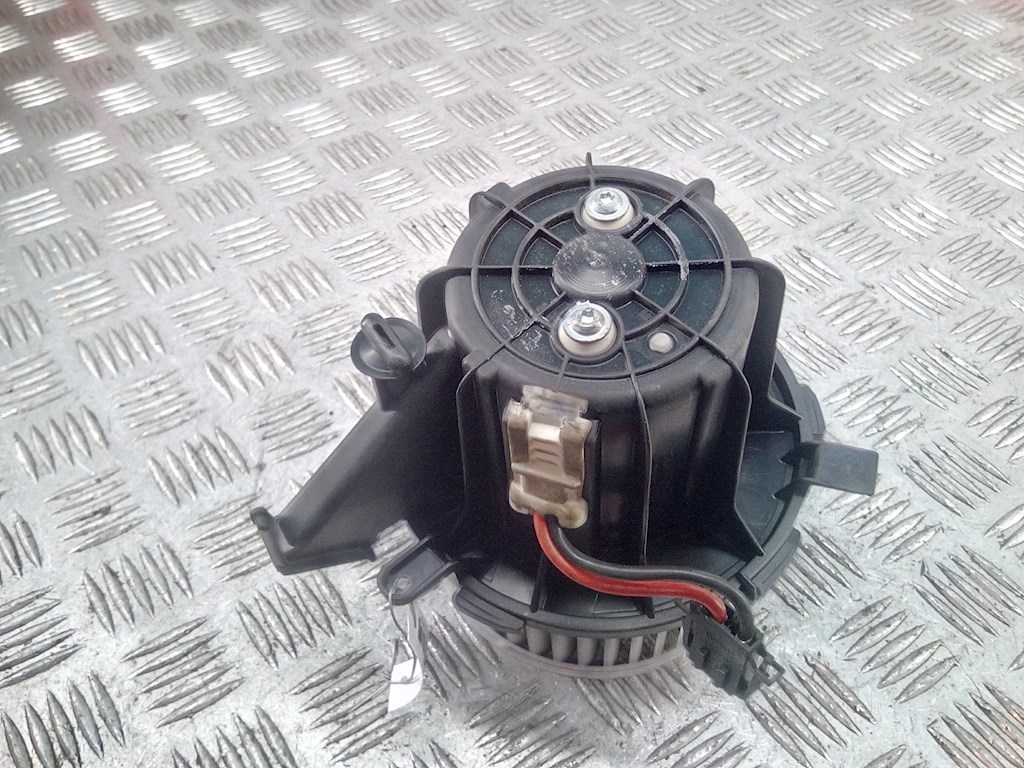 

Моторчик (двигатель) печки Audi A4 B8, A4 B8