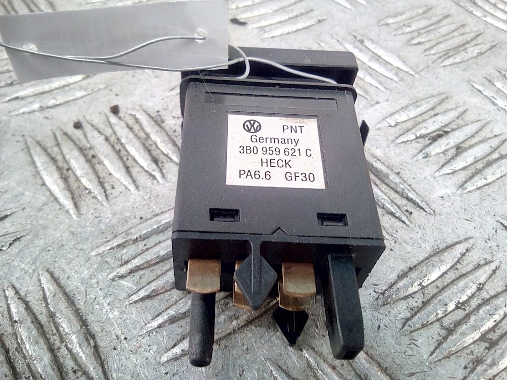 

Кнопка обогрева заднего стекла Volkswagen Passat 5 GP, Passat 5 GP