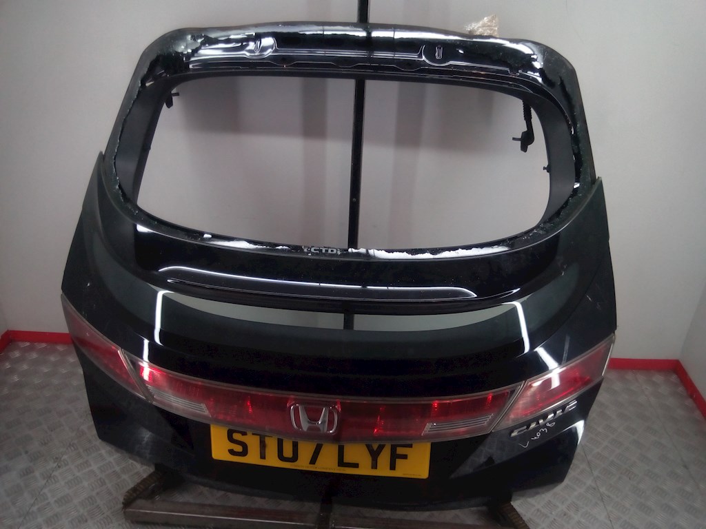 

Крышка (дверь) багажника Honda Civic 8, Civic 8