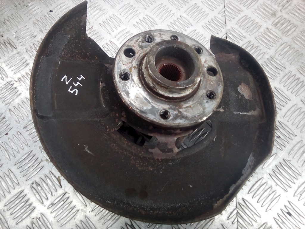 

Ступица (кулак цапфа) передняя правая Saab 9 5, 9 5