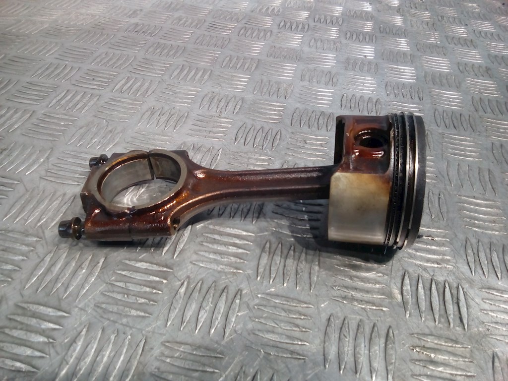 

Поршень с шатуном Volvo C70, C70