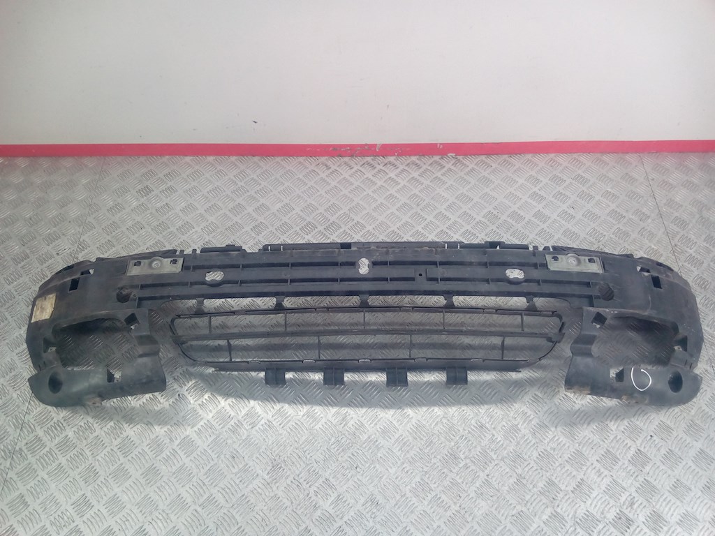 

Решетка (заглушка) в бампер центральная Volvo S70 V70 2, S70 V70 2