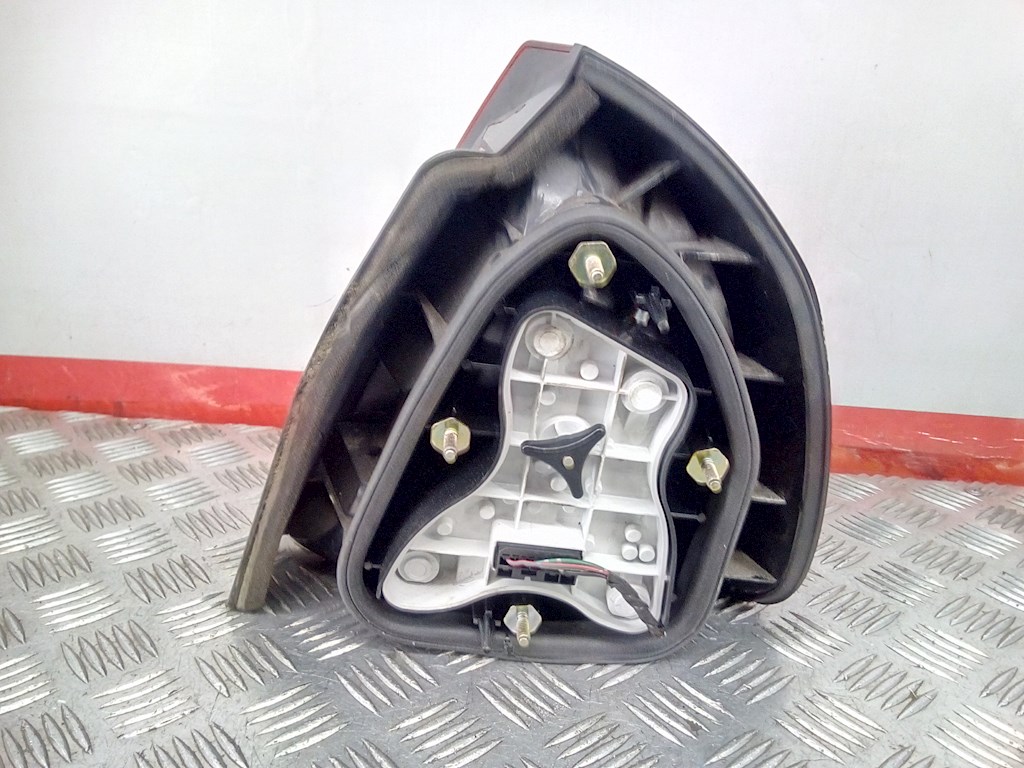 

Фонарь задний левый Mitsubishi Carisma, Carisma