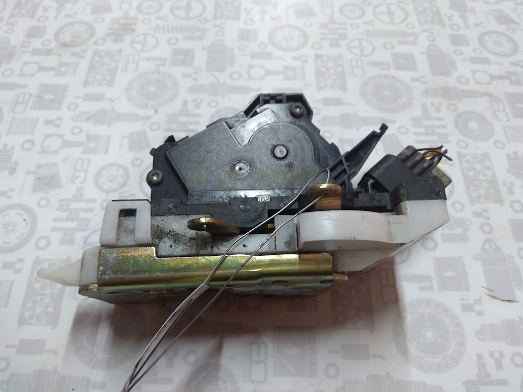 

Замок двери передней правой Ford Focus 1, Focus 1