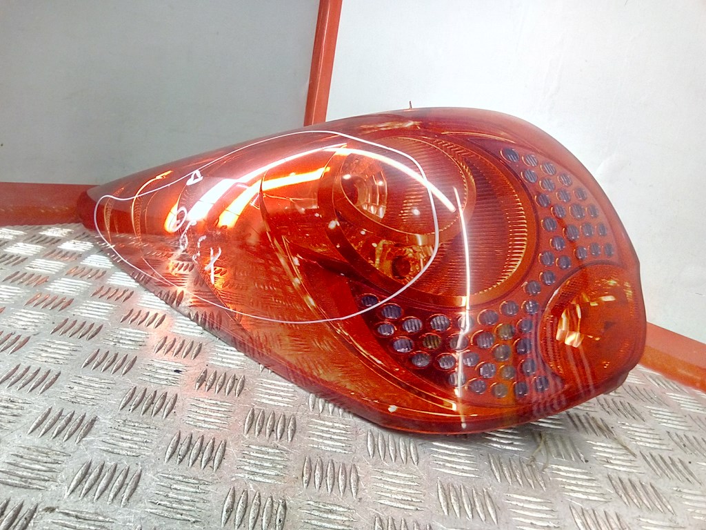 

Фонарь задний левый Peugeot 207, 207