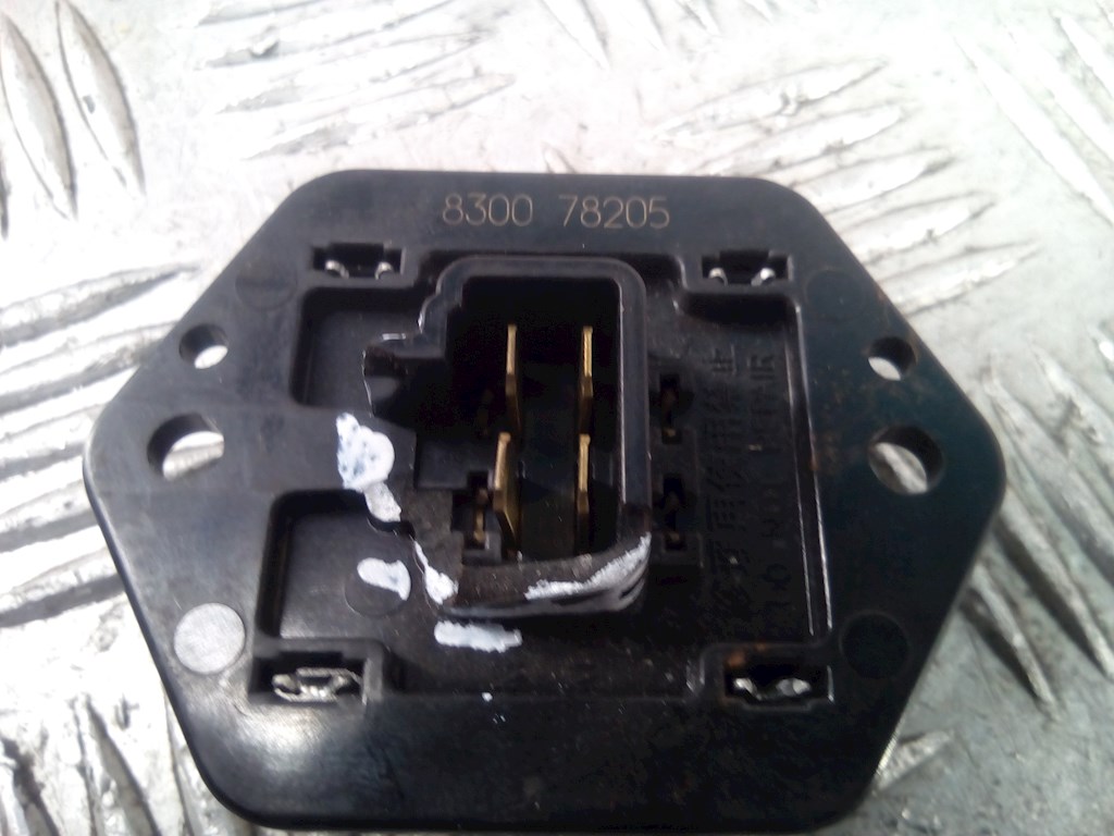

Резистор (сопротивление) печки Mitsubishi Lancer 8, Lancer 8