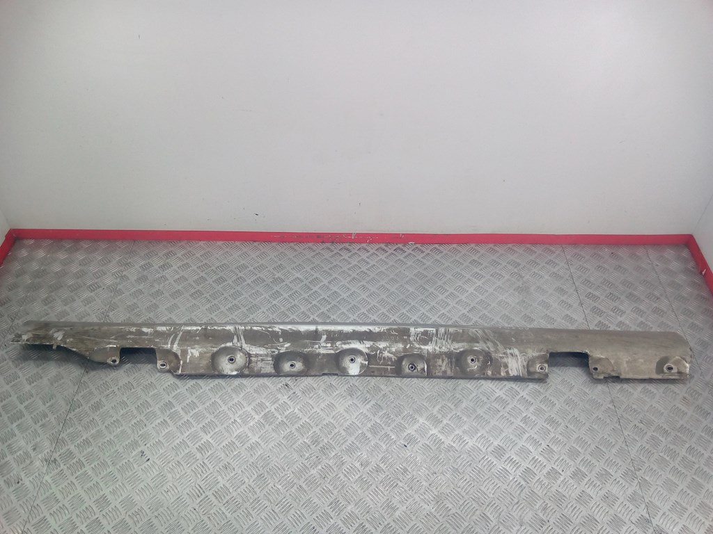 

Накладка декоративная на порог правая BMW 3 Series (E46), 3 Series (E46)