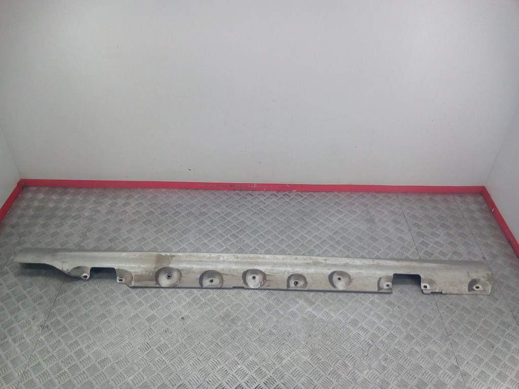 

Накладка декоративная на порог правая BMW 3 Series (E46), 3 Series (E46)
