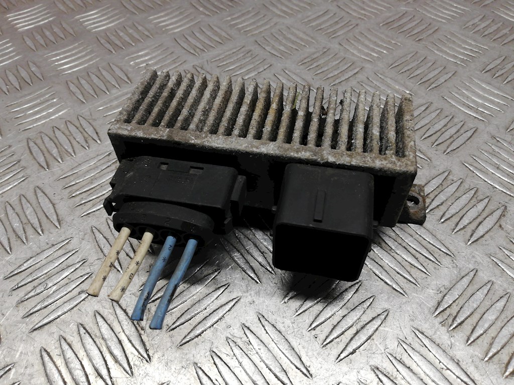 

Реле свечей накала Renault Megane 2, Megane 2
