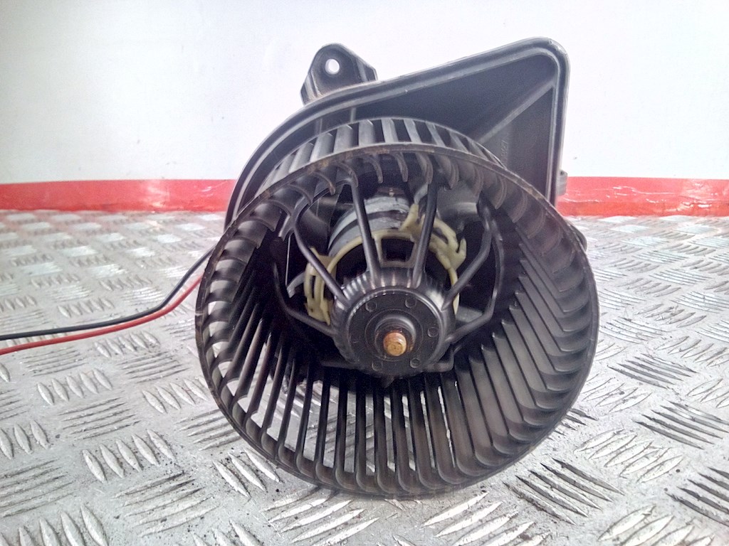 

Моторчик (двигатель) печки Nissan Primastar, Primastar